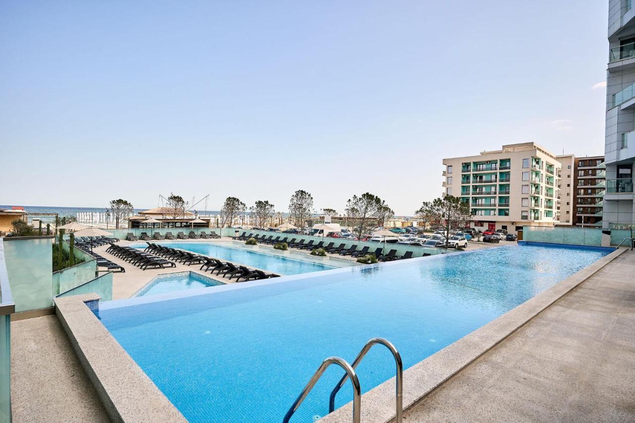 Beach Bliss Apartment In Infinity Beach Resort Parking Mamaia Exterior photo