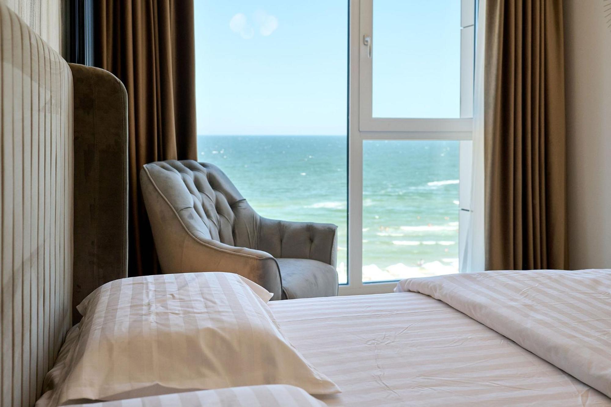 Beach Bliss Apartment In Infinity Beach Resort Parking Mamaia Exterior photo