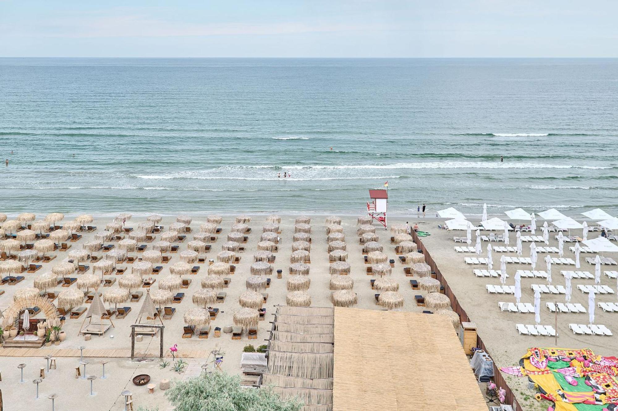 Beach Bliss Apartment In Infinity Beach Resort Parking Mamaia Exterior photo