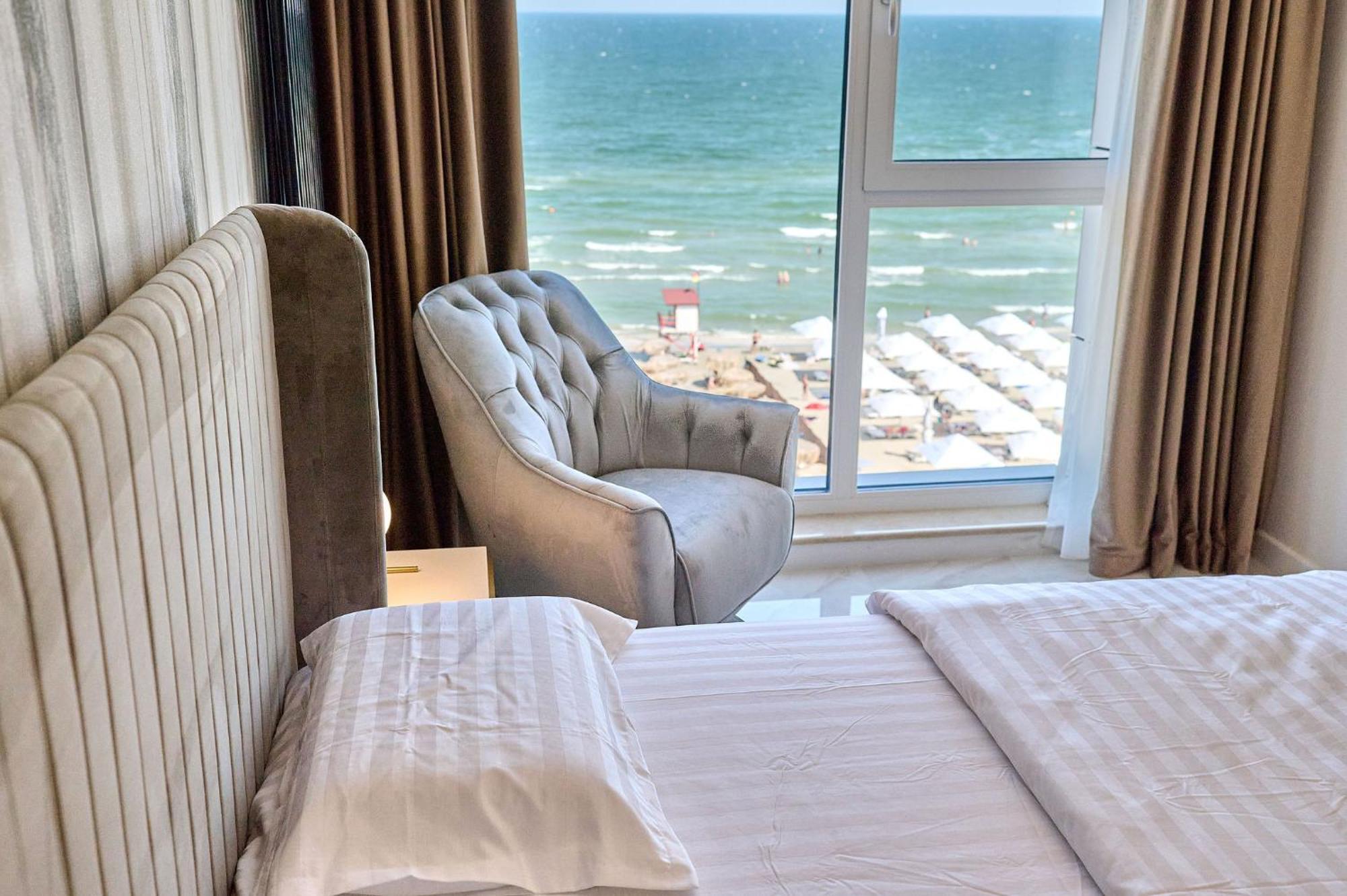 Beach Bliss Apartment In Infinity Beach Resort Parking Mamaia Exterior photo