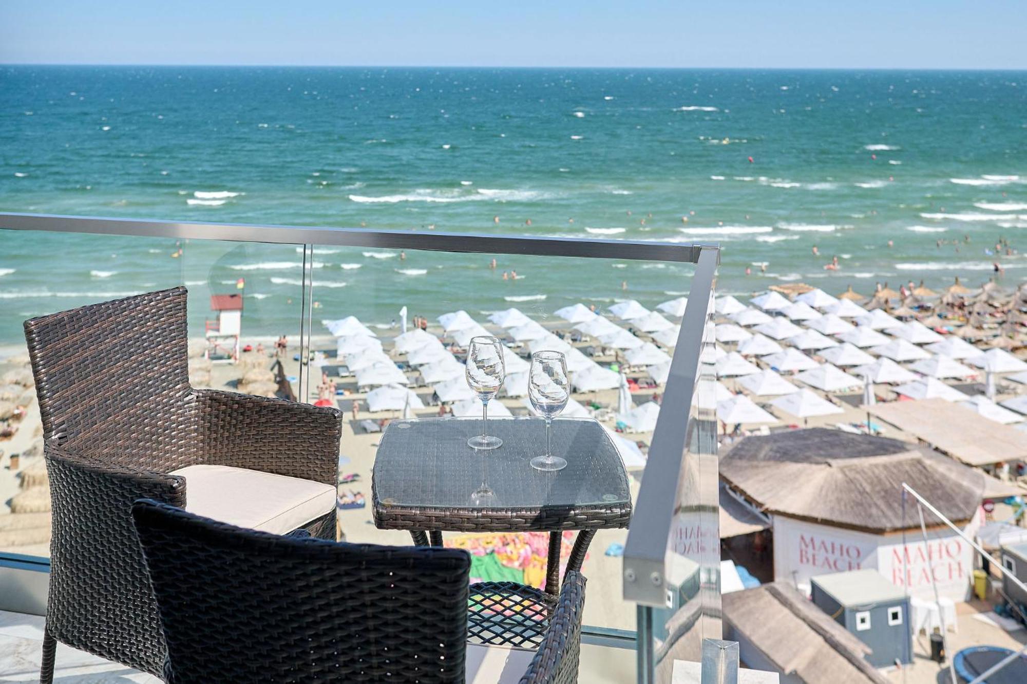 Beach Bliss Apartment In Infinity Beach Resort Parking Mamaia Exterior photo