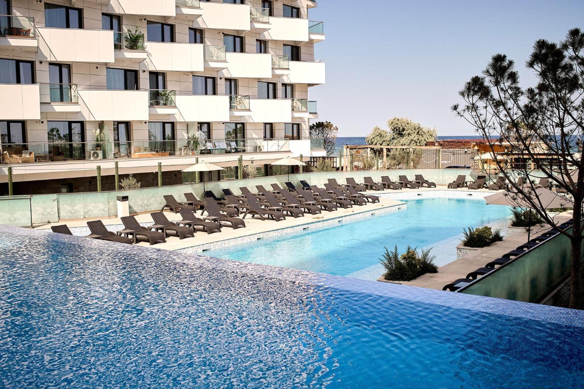 Beach Bliss Apartment In Infinity Beach Resort Parking Mamaia Exterior photo